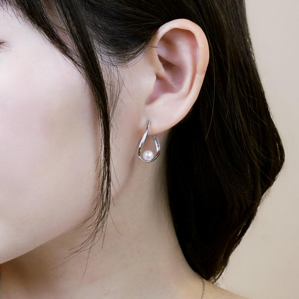 テイクアップ✨ヒネリツインフープM ホワイトゴールド K14/K10 TAKE-UP