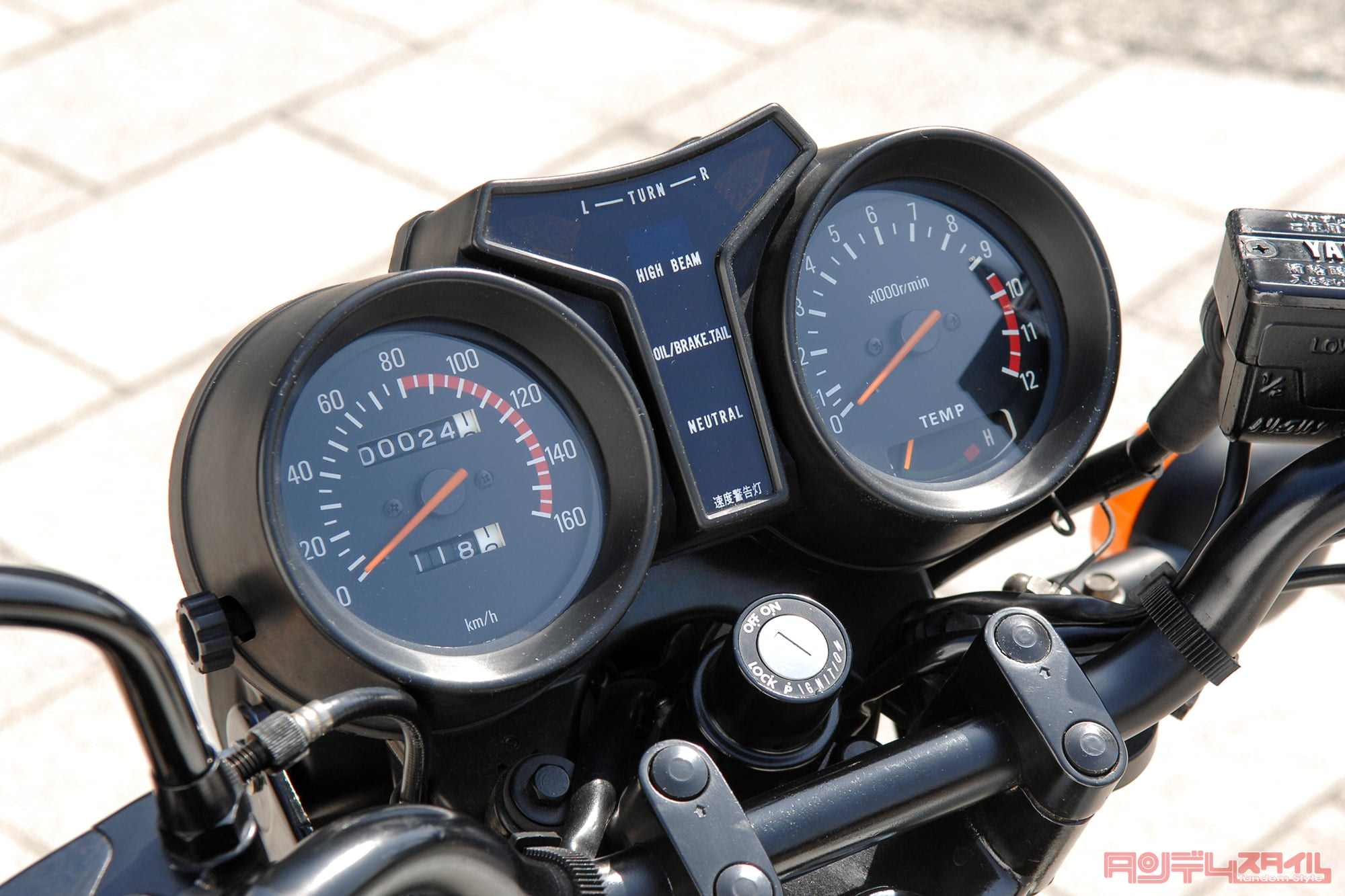 ヤマハ SR400 FI 純正 スピードメーター タコメーターセット ②