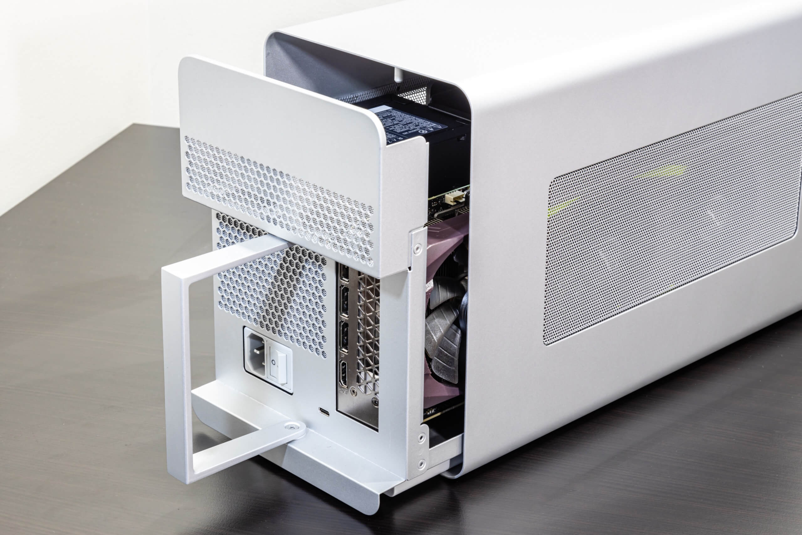 Razer Core X External GPU Review | TechSpot