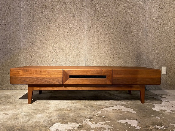 シンプルな木のTVボード｜FUCHU TENJIKAN｜広島県福山市の家具専門店