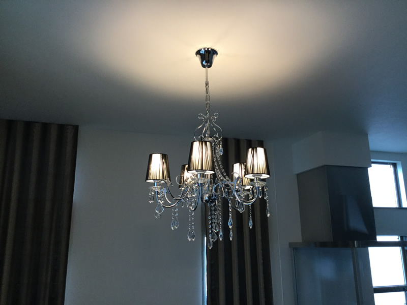 遠藤照明製クリスタルビーズシャンデリアを設置しました（東京都武蔵野