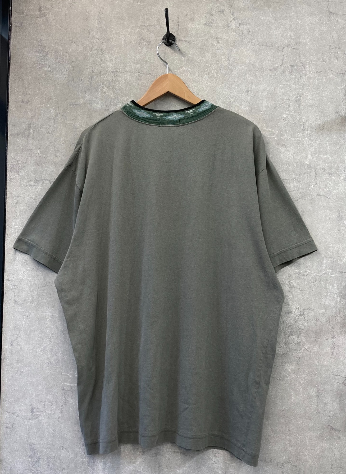 Stussy/ステューシー】よりオールドモックネック刺繍ロゴTシャツを買取