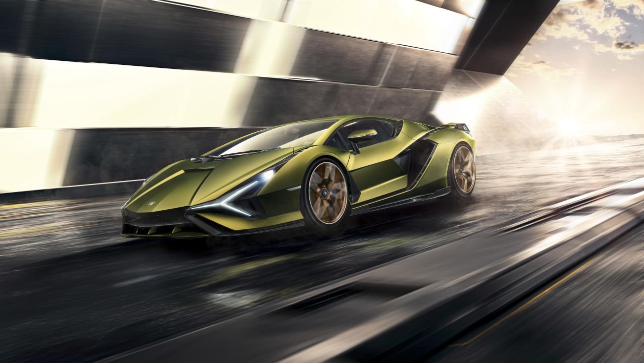 Lamborghini Sian Debuts with an 819 HP Supercapacitor-based Hybrid