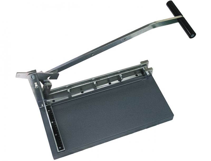 断裁機 | 製品案内 | 業務用乾燥機・断裁機・穿孔機の製造・販売