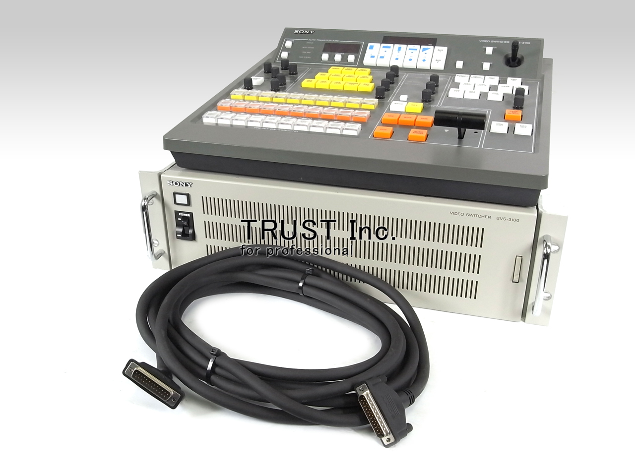 ソニー放送用スイッチャ—BVS-3100中古品の出品です。 ソニー放送用