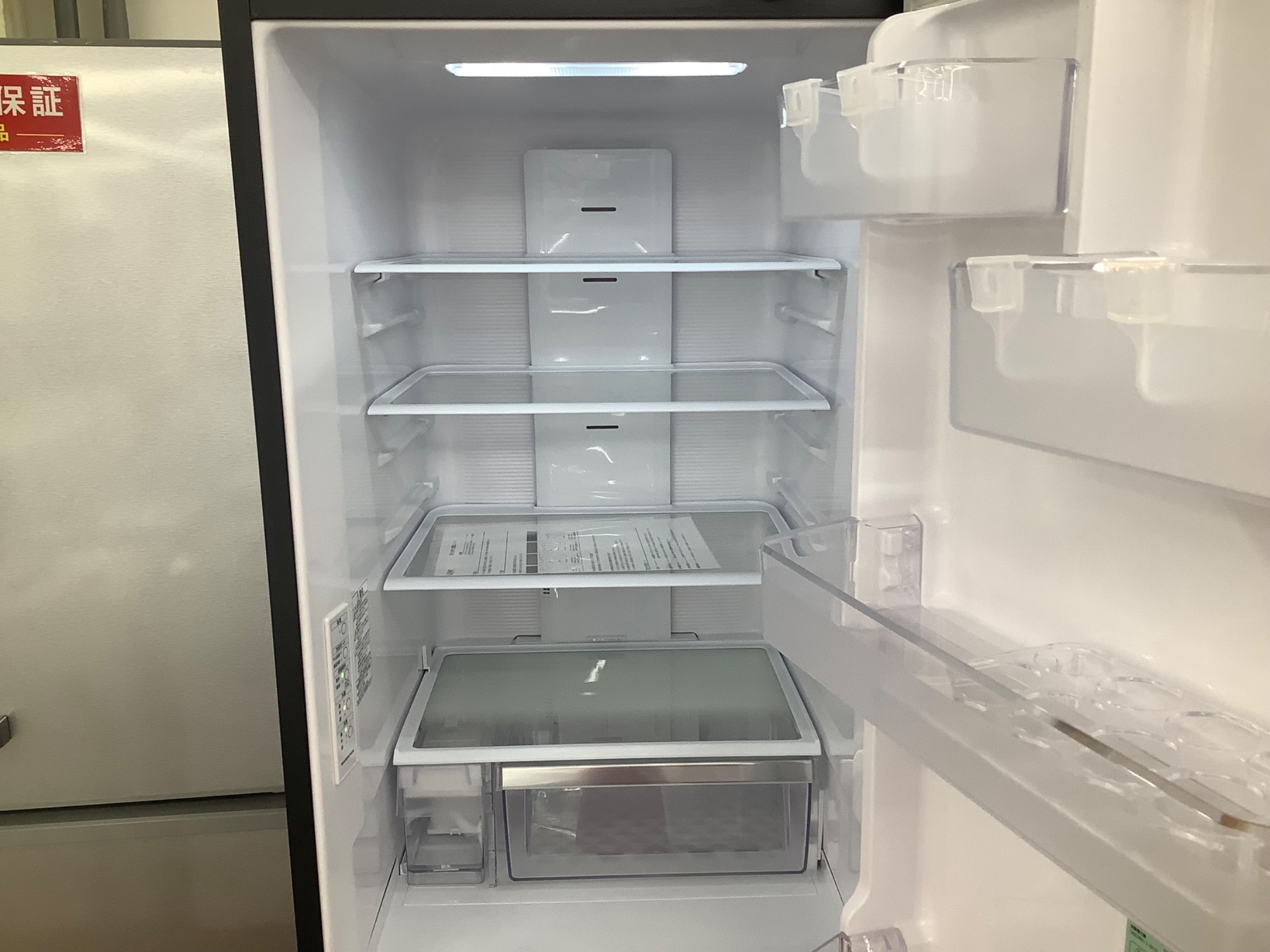 新生活準備】3ドア冷蔵庫 HITACHI R-V32SV 2023年製が買取入荷いたし