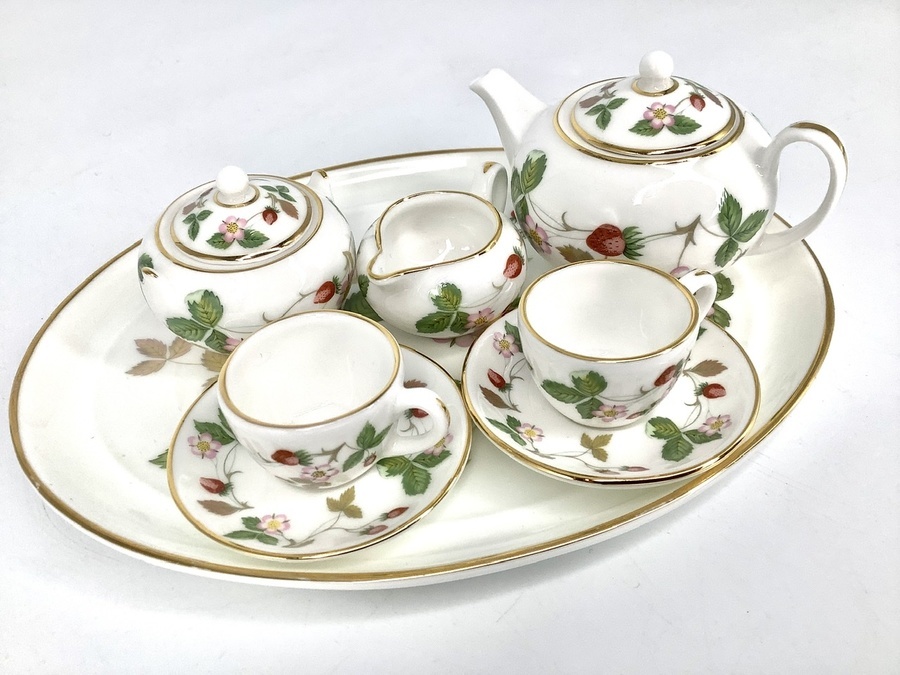 キャンペーン実施中！】 Wedgwoodのミニチュアティーセットをご紹介