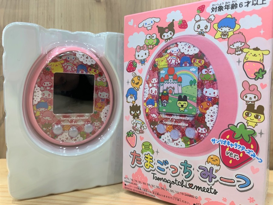 ケース付き]たまごっちみーつ サンリオver. ピンク BANDAI たまごっち