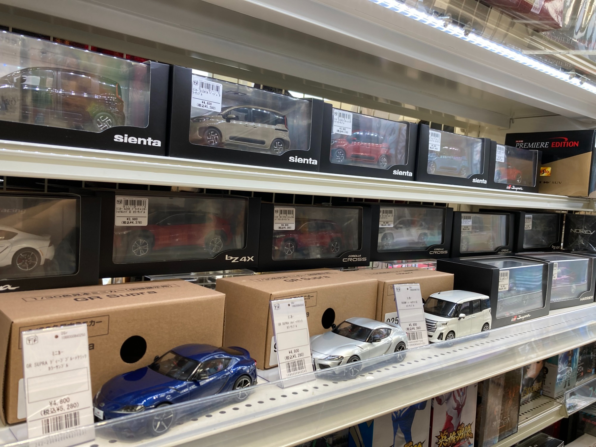 非売品のカラーサンプルミニカー大量入荷しました！！｜2023年09月28日