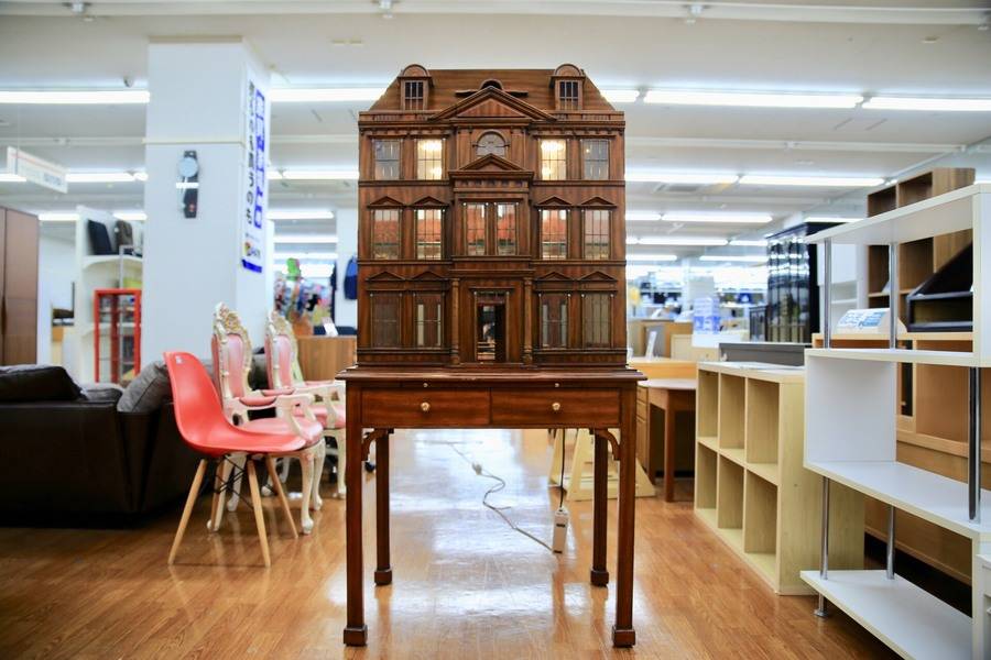 MAITLAND-SMITHのドールハウスキャビネット入荷いたしました。【幕張店