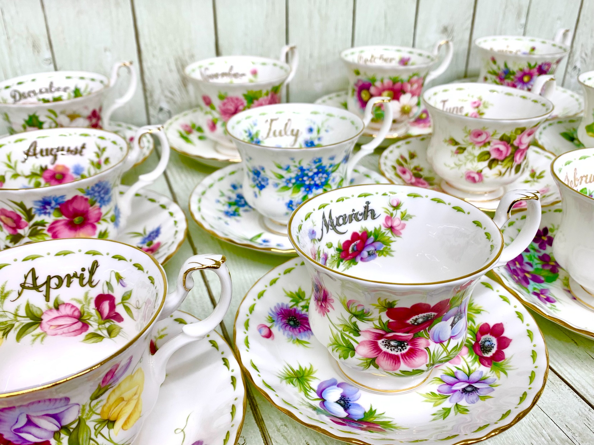 ロイヤルアルバートの「フラワー・オブ・ザ・マンス」が入荷！！｜2023