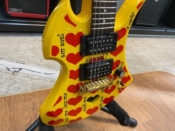 X JAPAN hideシグネチャータイプ コンポーネントギター イエローハート
