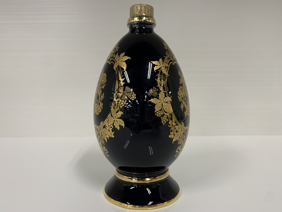 可愛らしい卵型♪カミュ コニャック エッグデキャンタご紹介いたします