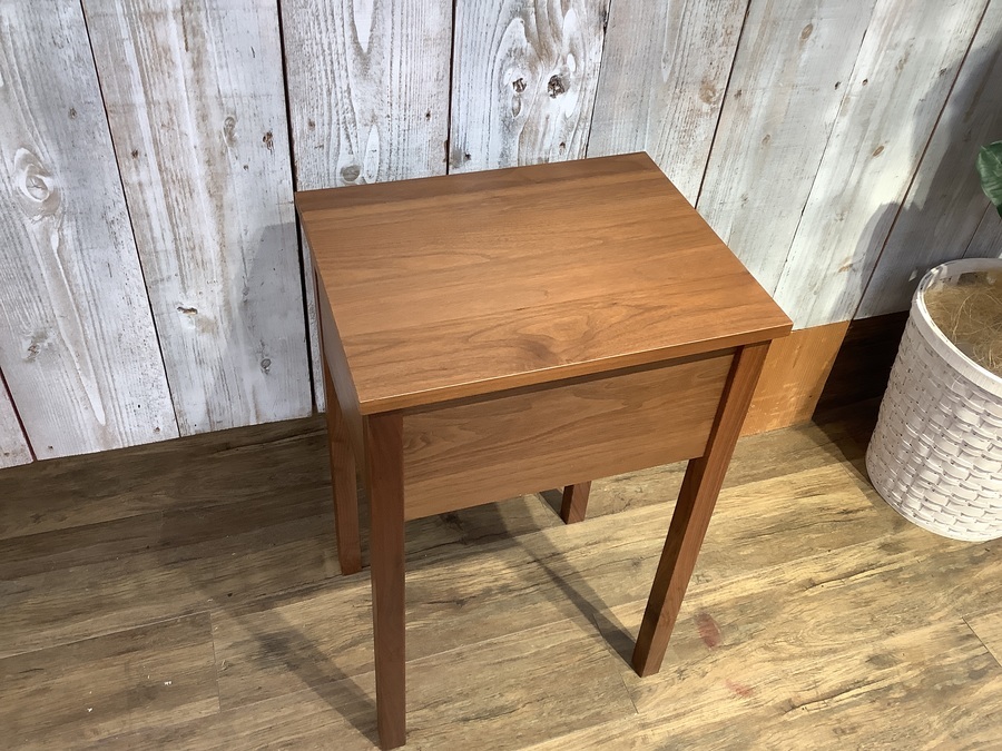 無印良品】ドレッサー・スツール付＆木製サイドテーブルベンチが入荷