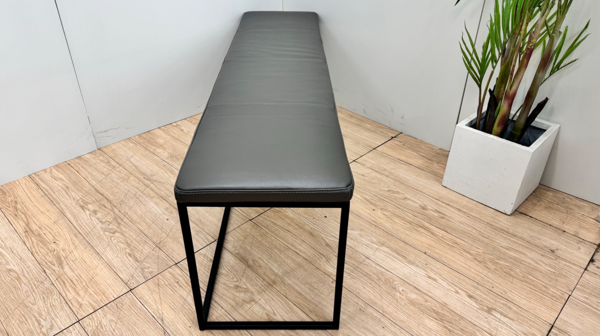 新入荷情報】モダンなリビングに最適♪ BoConcept(ボーコンセプト