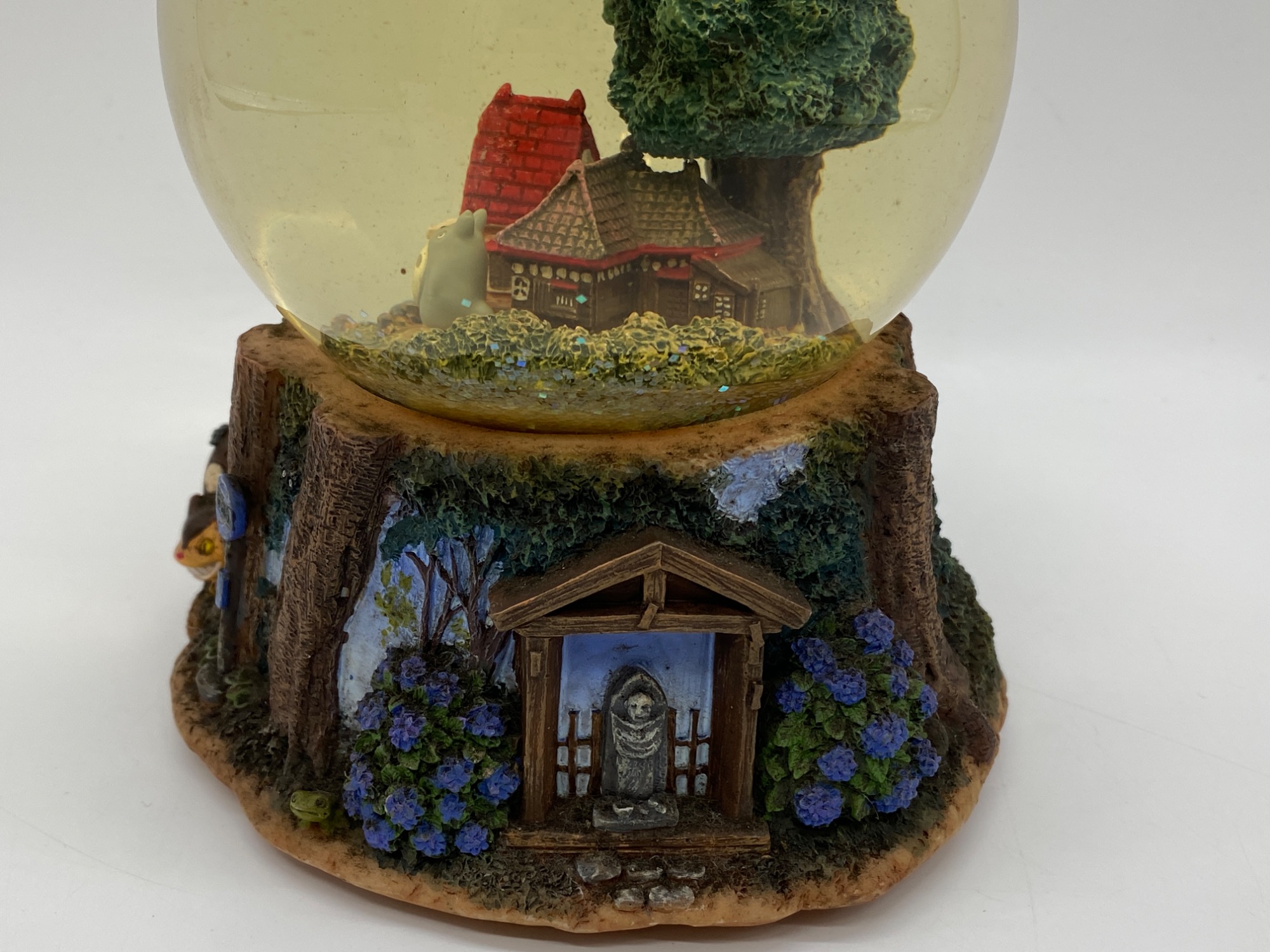 スタジオジブリ トトロ スノードーム鳴ります。 スタジオジブリ トトロ