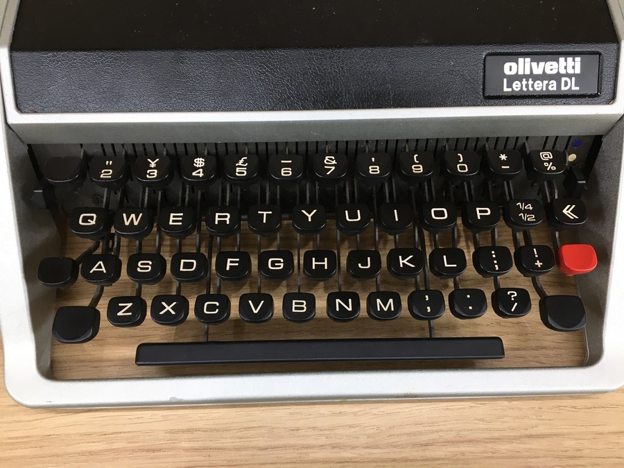 レトロ雑貨！Olivetti letteraDL (オリベッティレタラ）のタイプ