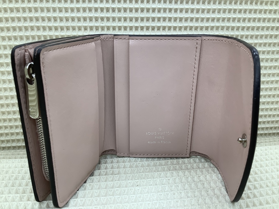 LOUIS VUITTON(ルイ・ヴィトン) マヒナ ポルトフォイユ・イリスXS三
