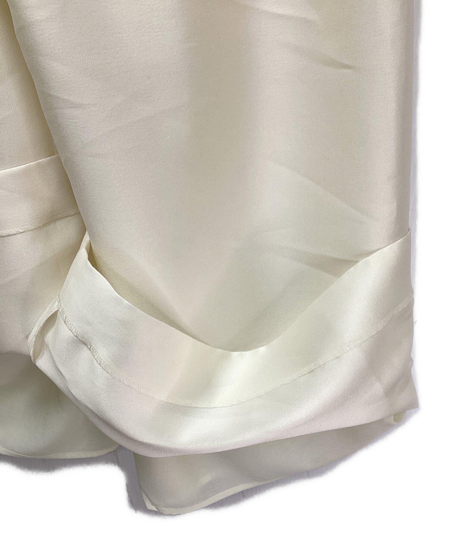 heve ヘイヴ シアーサテンガウチョパンツ ホワイト heve ヘイヴ シアー