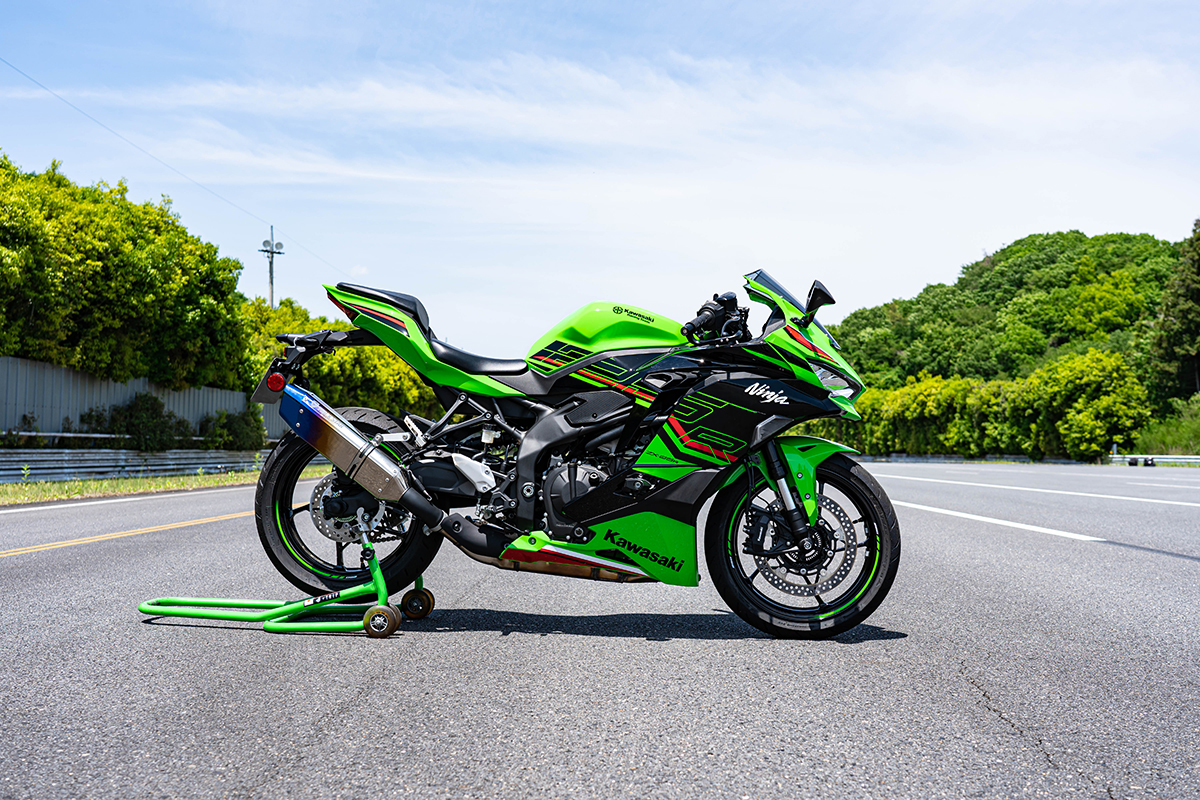 zx25r TRICK STAR IKAZUCHI スリップオンマフラー トリックスター