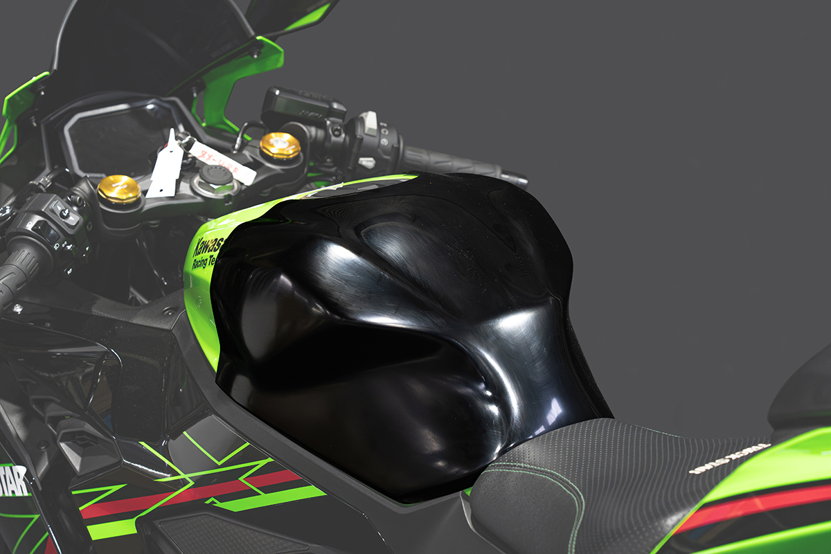 トリックスター / Ninja ZX-25R/ZX-4R スポーツタンクカバー