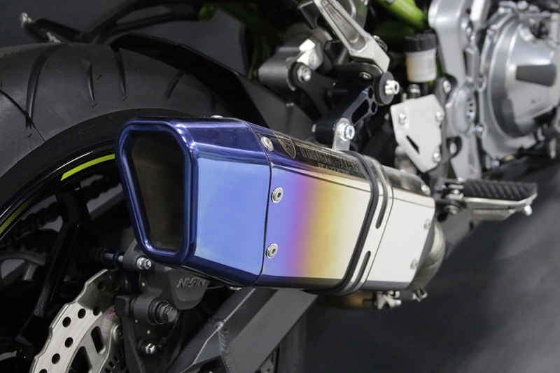 トリックスター / Z900(18-19) 政府認証スリップオンマフラー IKAZUCHI