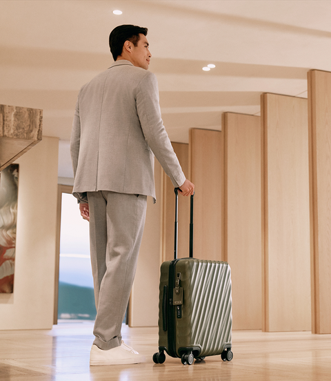 19 DEGREE インターナショナル・エクスパンダブル・4ウィール