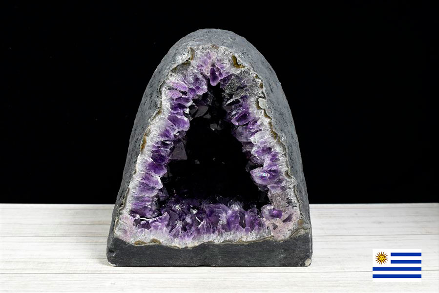ウルグアイ産【高品質】天然石アメジストのドーム 置物 台座付きD.201