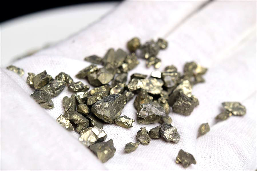 パイライト 原石 さざれ【メキシコ産】【200g詰め合わせ】天然石