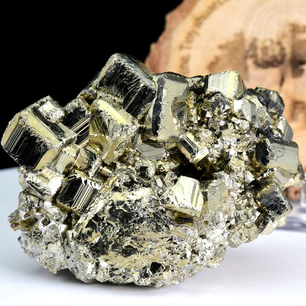 パイライト 黄鉄鉱 ペルー・ラクラカンチャ鉱山産｜希少産地