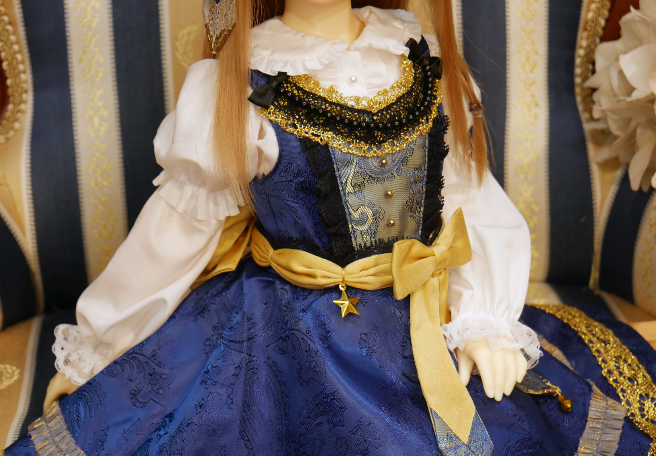 現在発売中の「エトワール・ジャンスカセット（紺）」のご紹介です