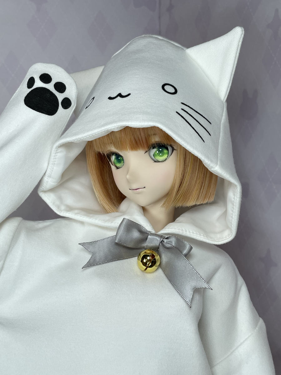 可愛さ満点の大人気ねこパーカー！「白ねこパーカー」のご紹介