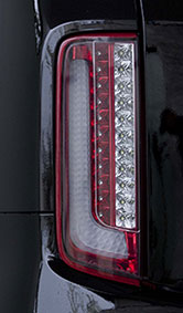 E52エルグランド専用 ジュエルLEDテールランプ | Valenti Japan