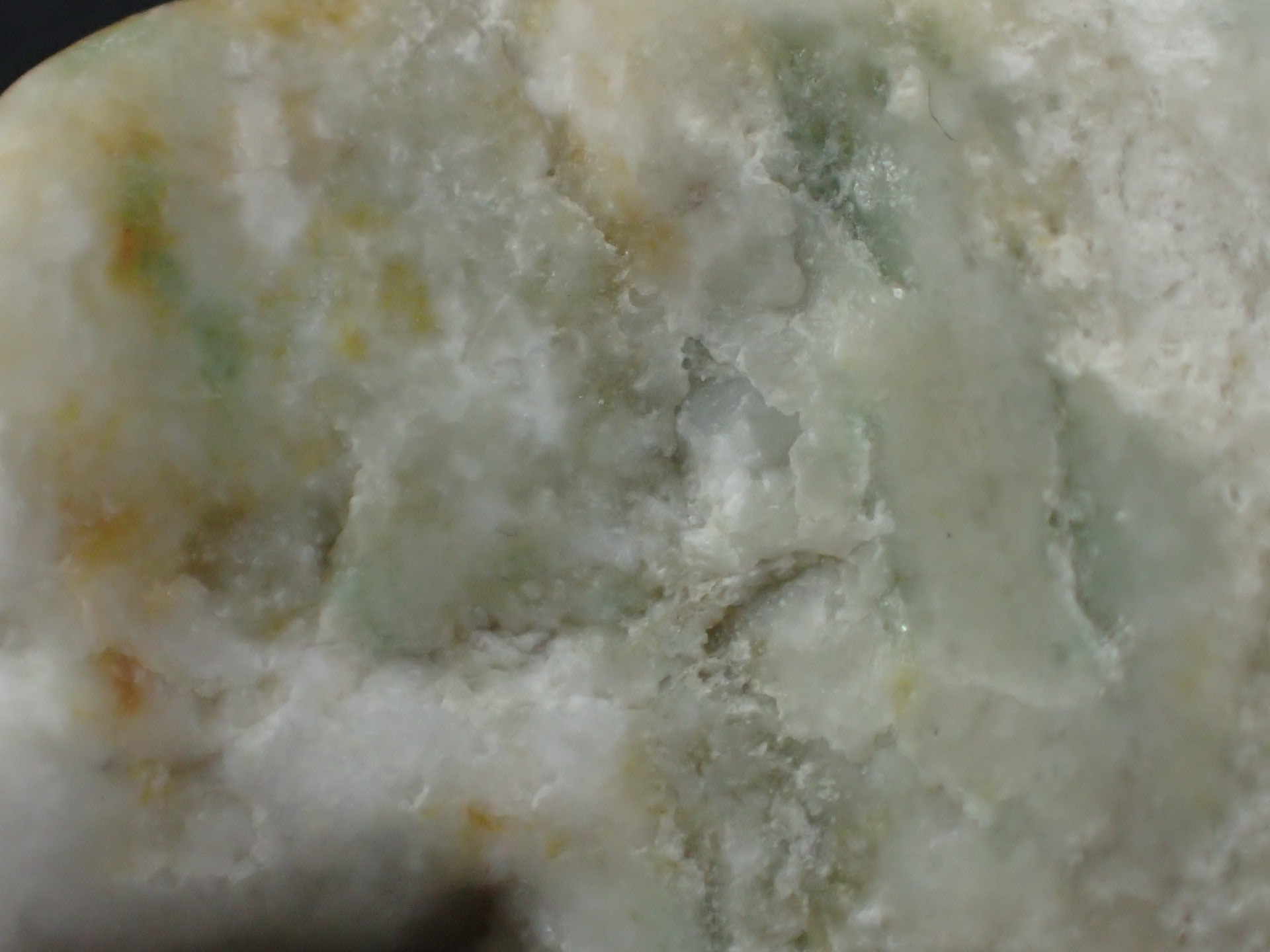 最高品質ヒスイ輝石(Jadeite) 新潟県糸魚川市青梅町 産 ｜石の販売専門