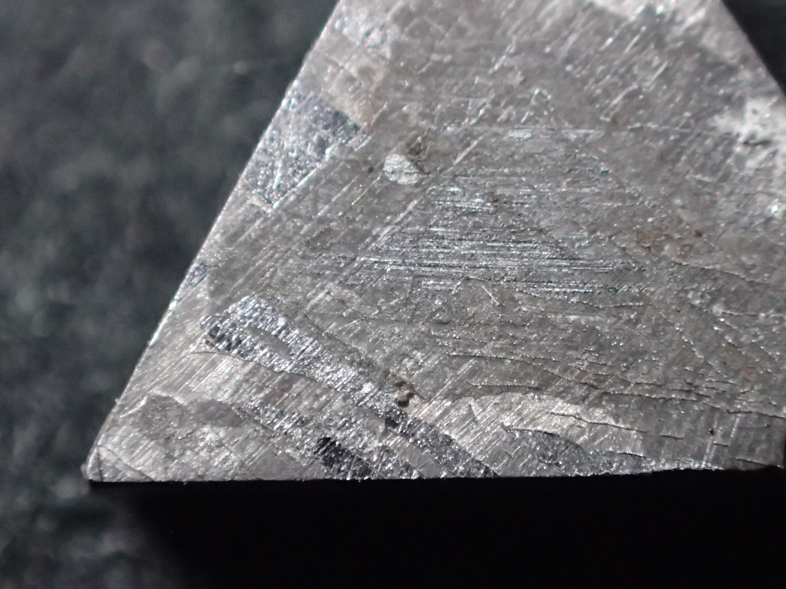 最高品質ギベオン隕石(Gibeon Meteorite) 落下地 ： Great Namaqualand