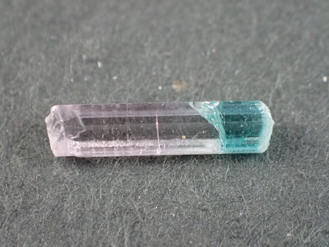 最高品質トリカラー・トルマリン結晶 ピーチ鉱山、アフガニスタン産