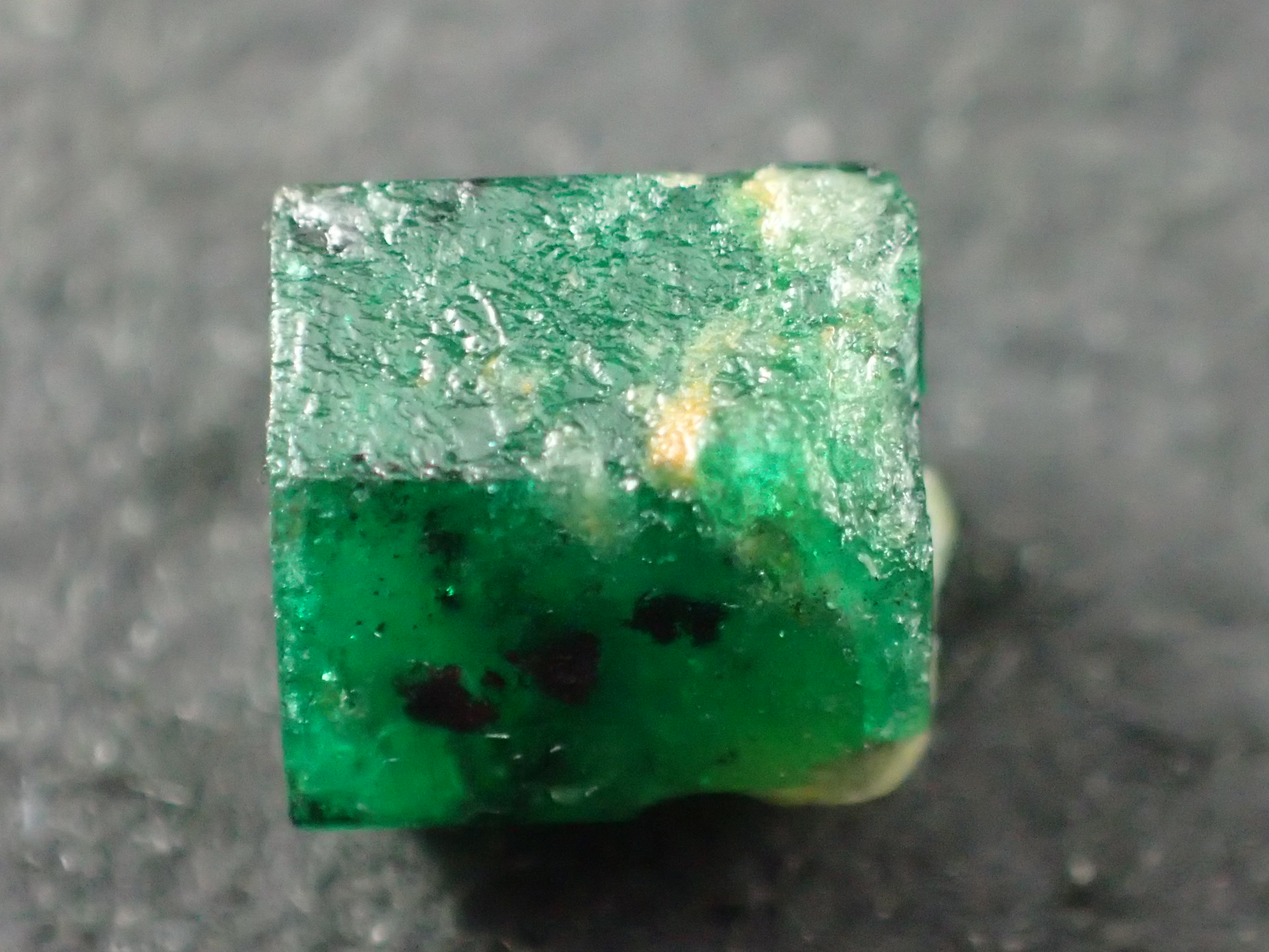 最高品質エメラルド(Emerald) /緑柱石ベリル パキスタン・スワート渓谷