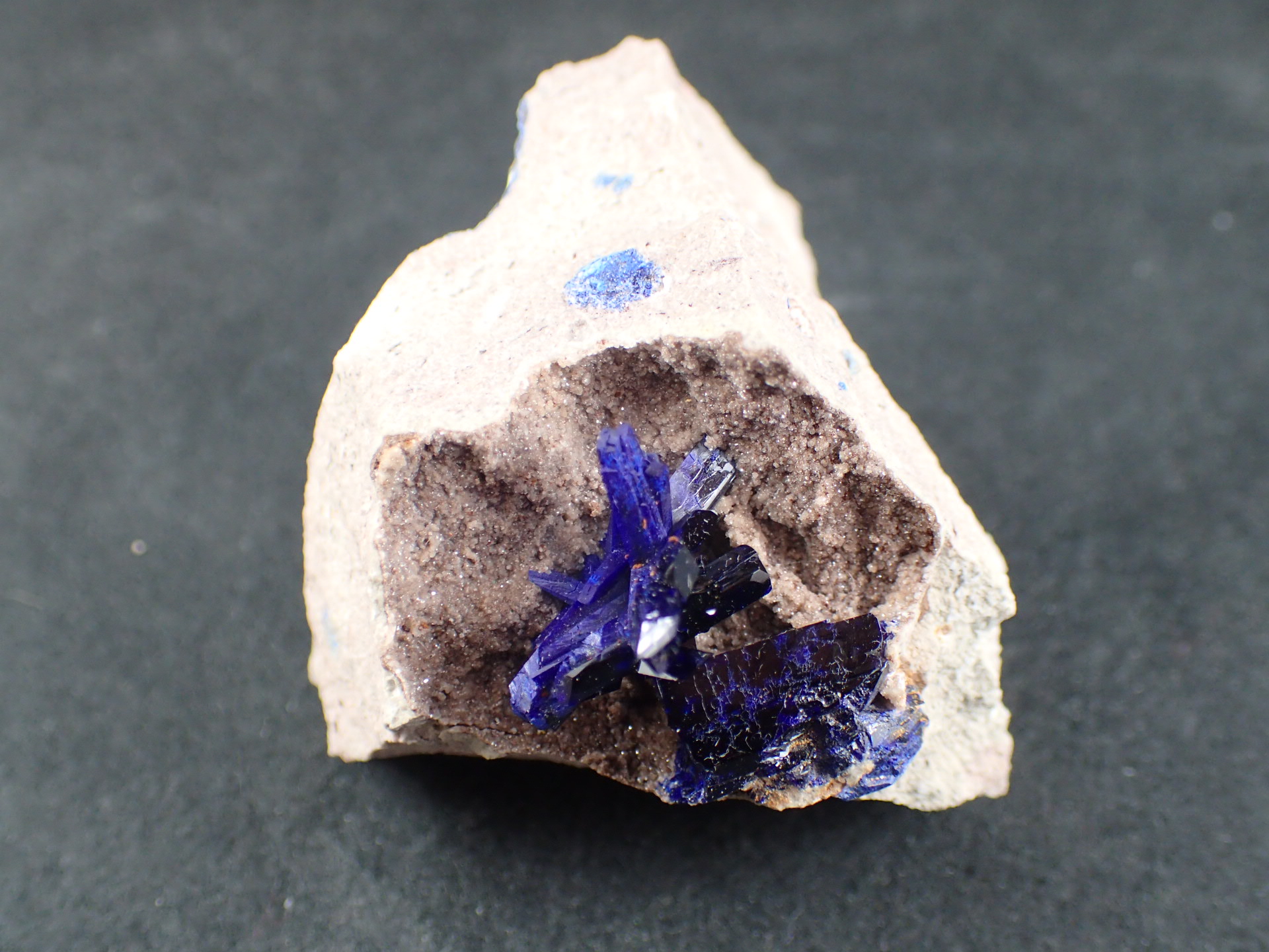 アズライト（藍銅鉱） ｜石の販売専門店【vec stone club】