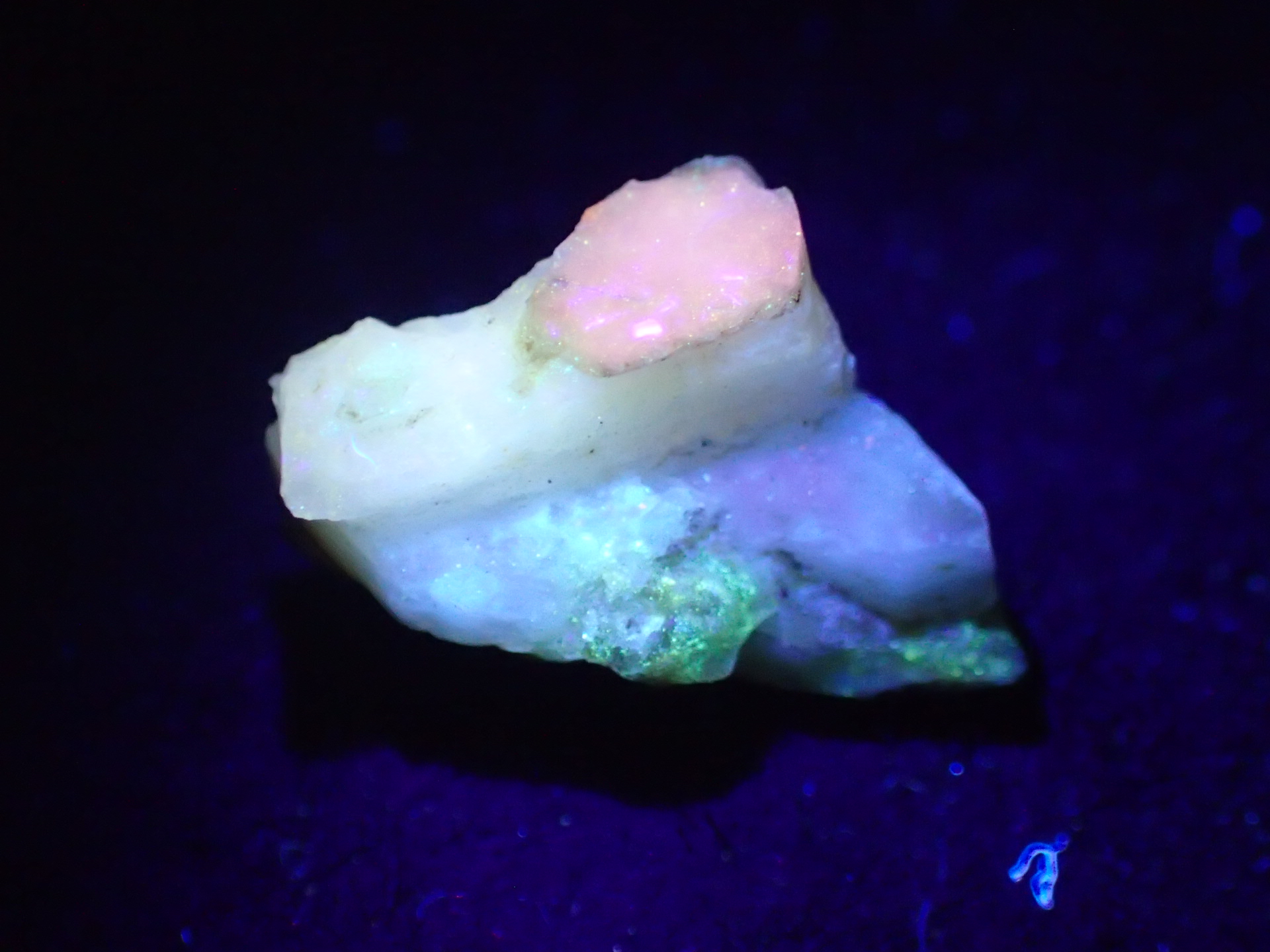 北海道石然別オパール蛍光オパール132g