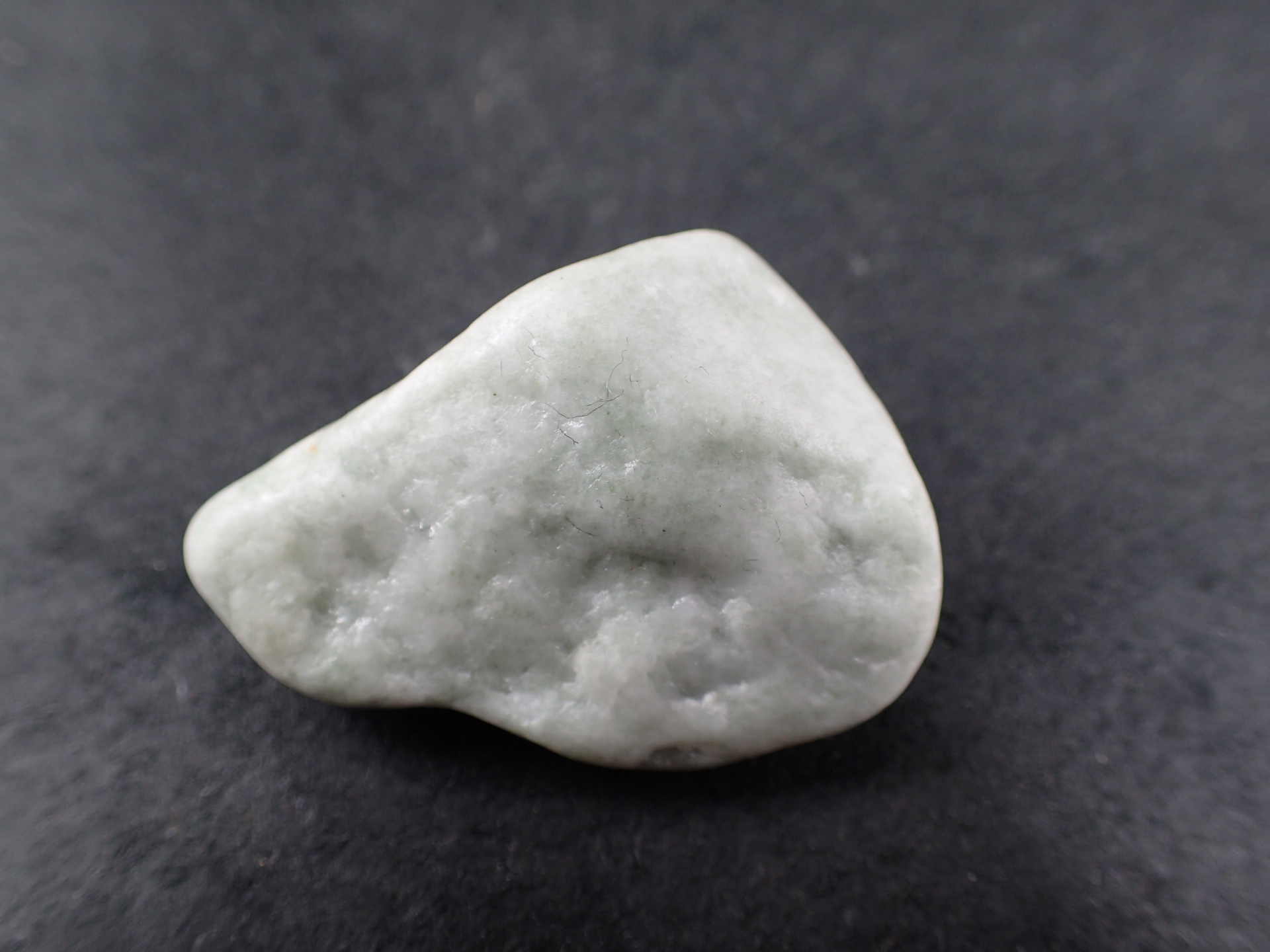 最高品質ヒスイ輝石(Jadeite) 新潟県糸魚川市青梅町 産 ｜石の販売専門