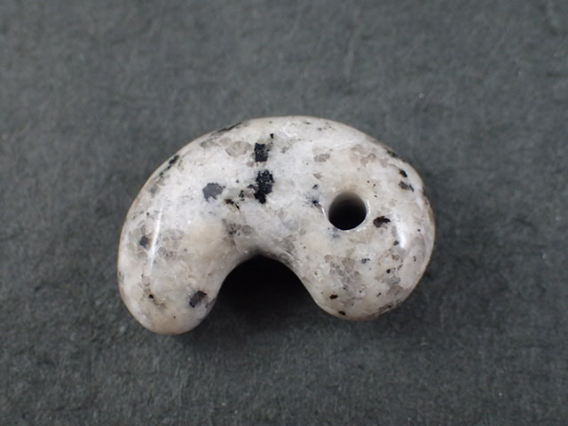 最高品質伊勢石(Mt.Buddha Ise Stone) 勾玉 三重県釈迦ケ岳産 ｜石の