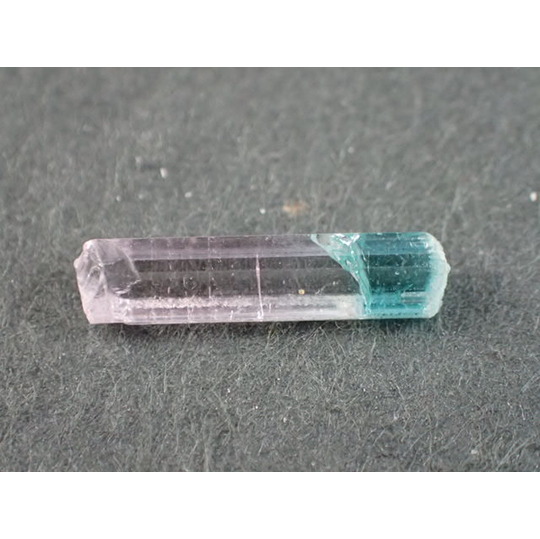 最高品質トリカラー・トルマリン結晶 ピーチ鉱山、アフガニスタン産