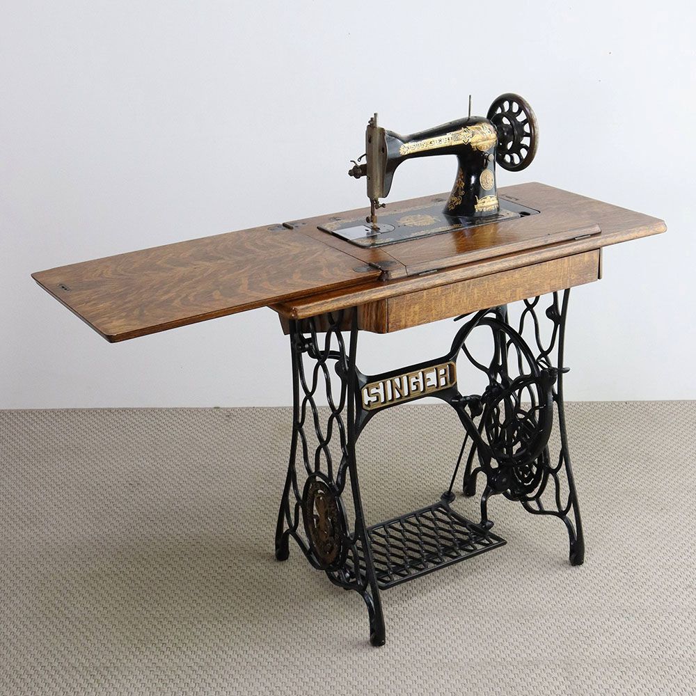 SINGERの足踏みミシン♪ アンティークミシン VC109-256 – アンティーク