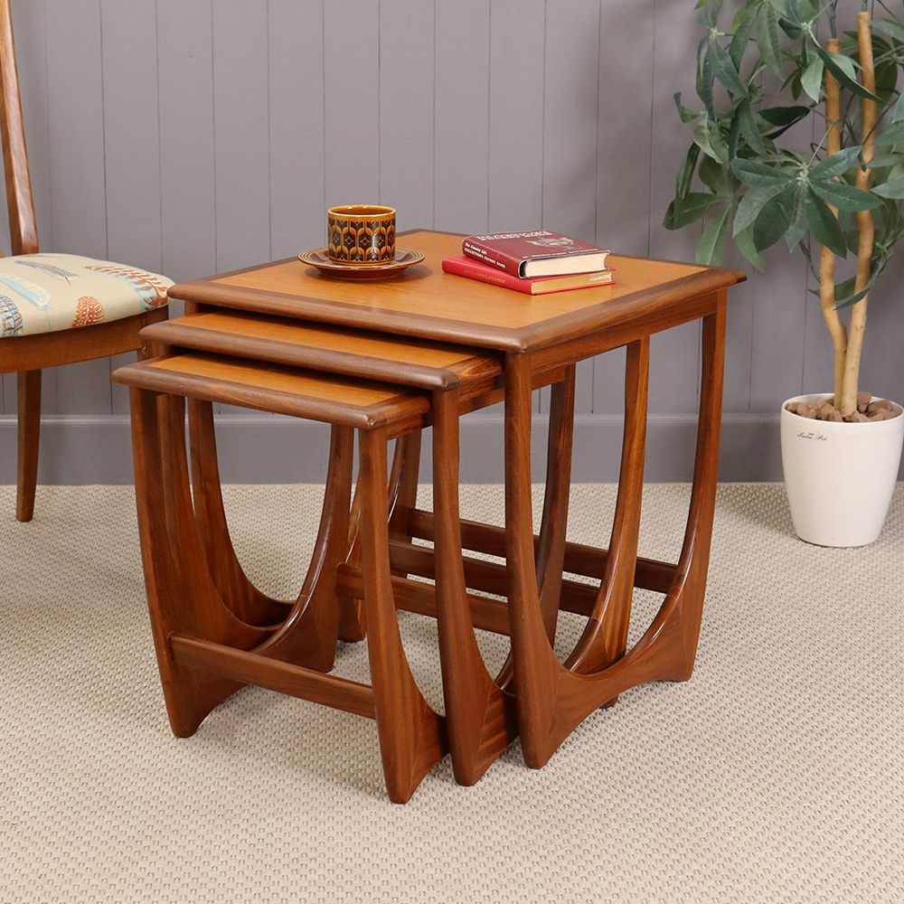 英国アンティーク木製ワインテーブル/サイドテーブル/丸机/飾り棚(89