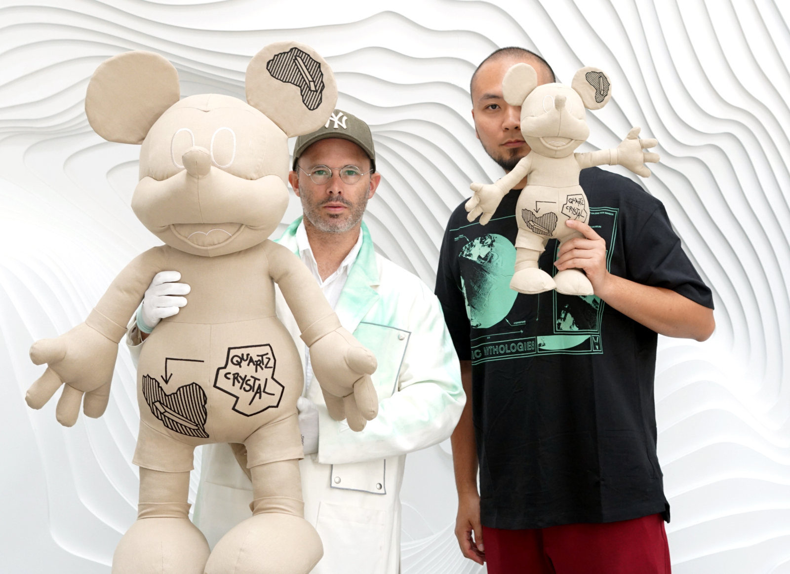 Daniel Arsham ダニエルアーシャム x ミッキー 特大ぬいぐるみ Daniel