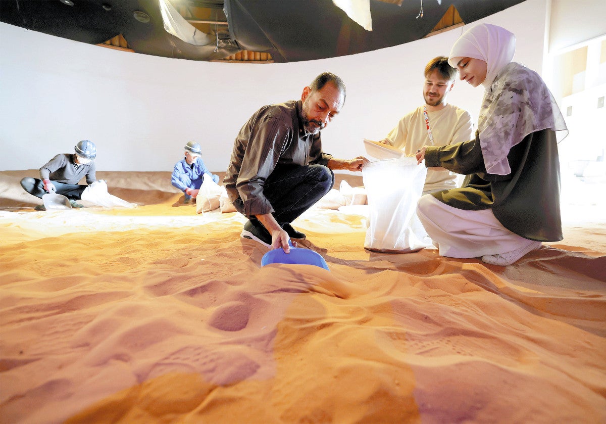 大阪万博:ヨルダン館のナイスなレガシー…人気展示だった砂漠地帯の砂