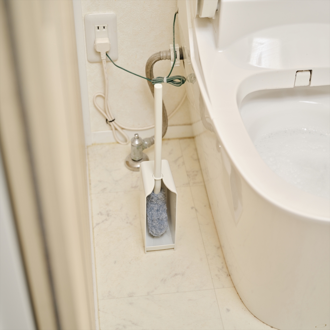 トイレバスボンくん抗菌 奥まで洗えるクリーナーケース付 | 山崎産業