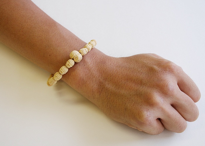 柘植フクロウ彫ブレス(大) お数珠の安田念珠店へ｜総本山御用達 安田