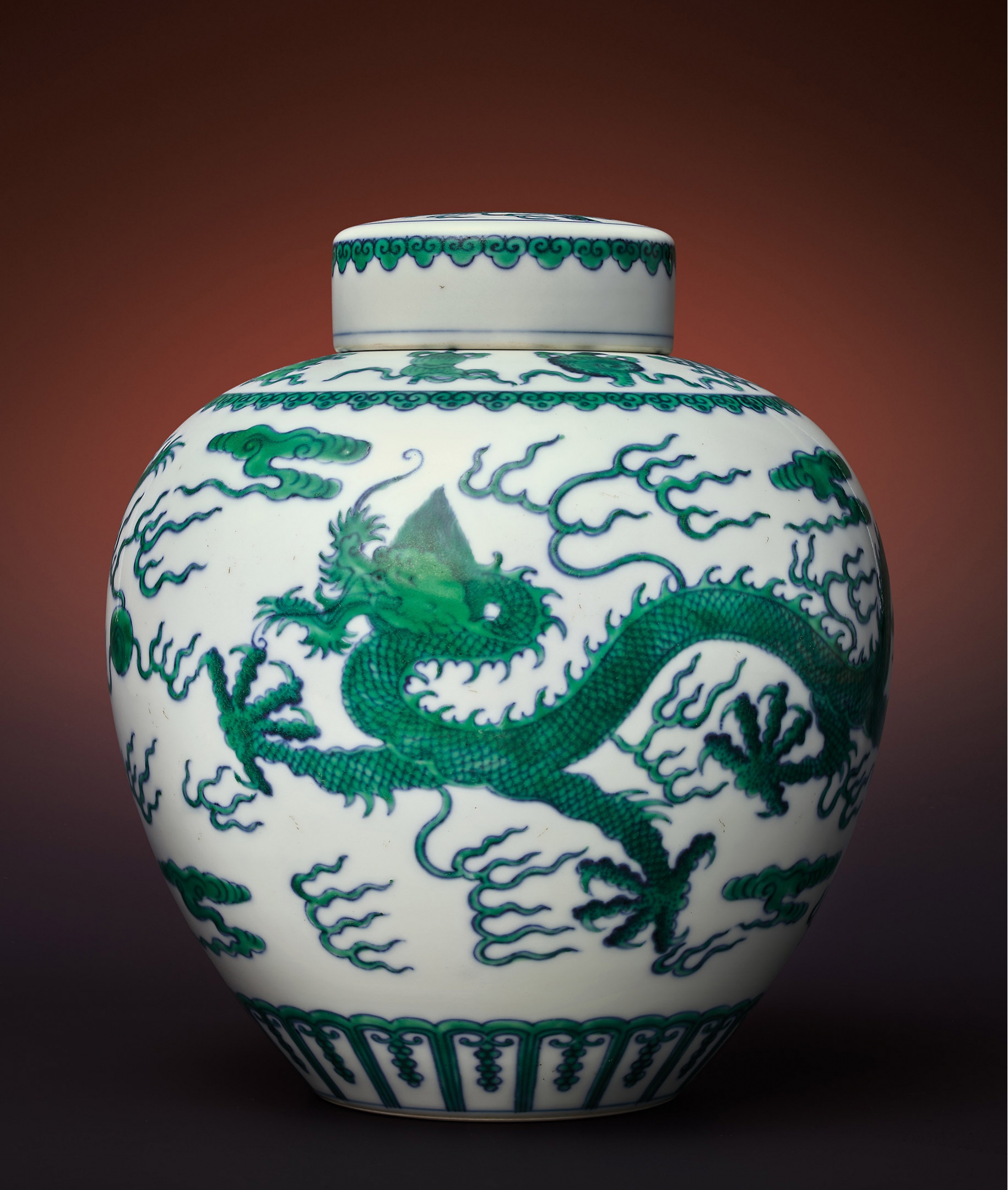 鬥彩白地綠龍紋蓋罐-宇珍國際藝術| Yu Jen Taipei東瀛秘藏:久手堅憲二
