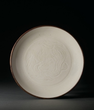 定窯刻花龍紋折腰盤-宇珍國際藝術| Yu Jen Taipei重要中國瓷雜工藝精品